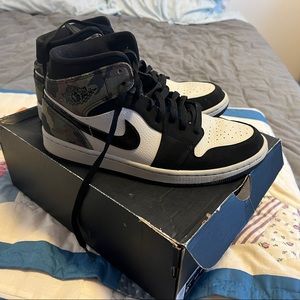 Jordan 1 mid camo, great shape, includes box.  Mens 9.5, womens 11